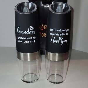 "GRANDMA" Battery Salt and Pepper Grinder Set